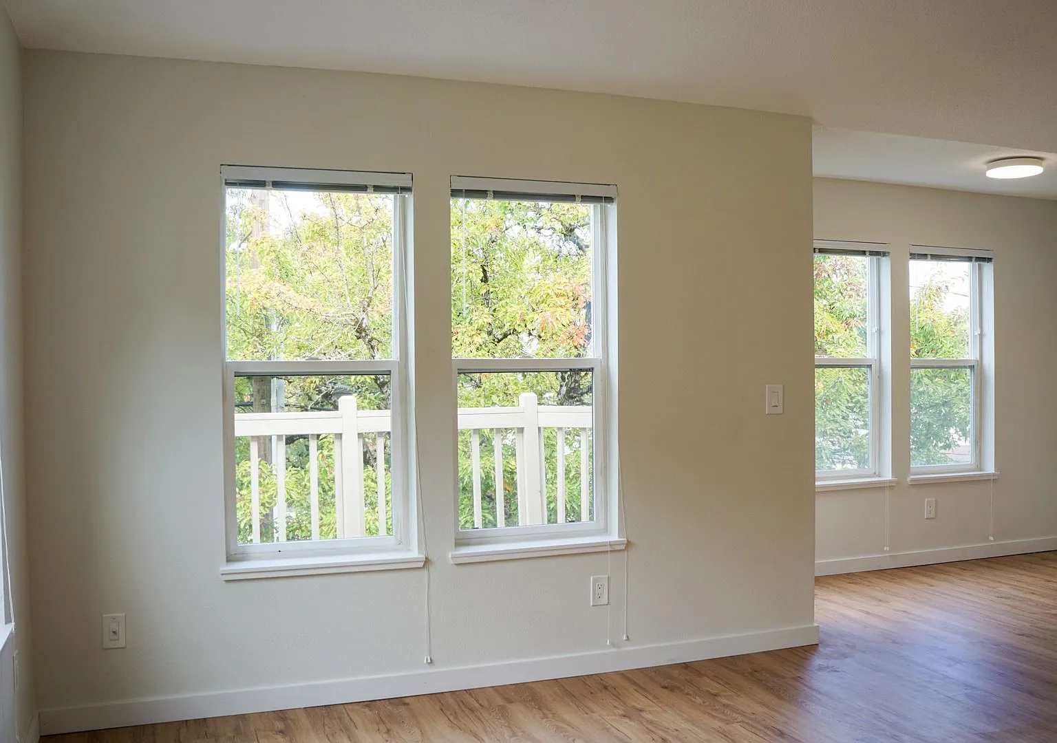 Lair Hill Spacious Top Floor 1-Bed! — Photo 3