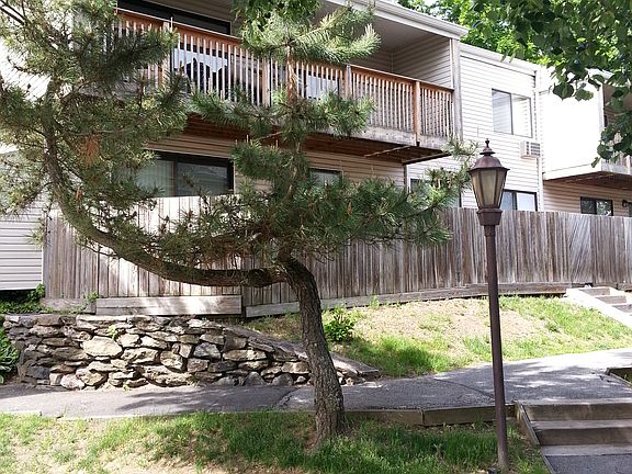 3rd image of 19 Hillside Terrace #F