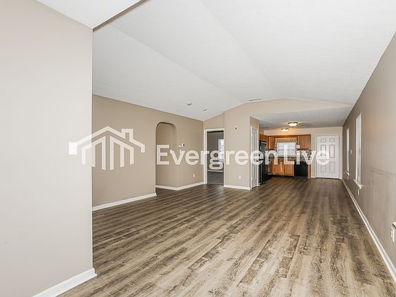 3rd image of 4108 Apple Creek Dr