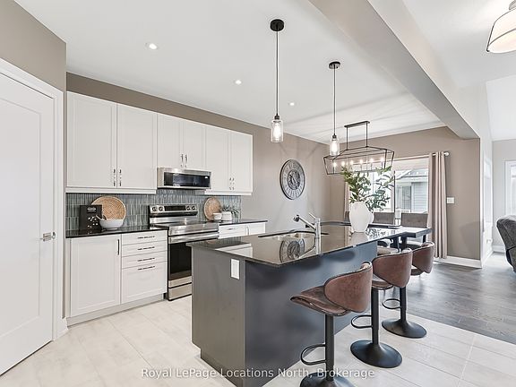 5th image of 121 Beacon Ln