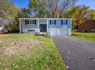476 Fielding Dr, Pittsburgh, PA 15235