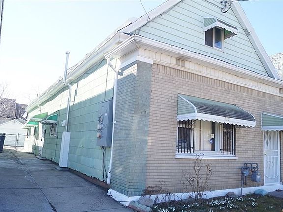 2nd image of 370 Curtiss St