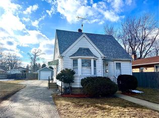 38 N Gretta Ave, Waukegan, IL 60085