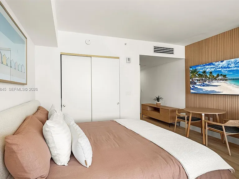 90 NE 32nd St #1024 — Photo 3