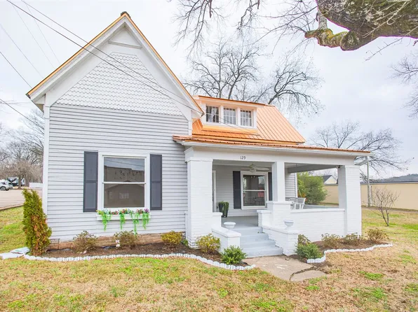 129 Warren Ave, Selmer, TN 38375