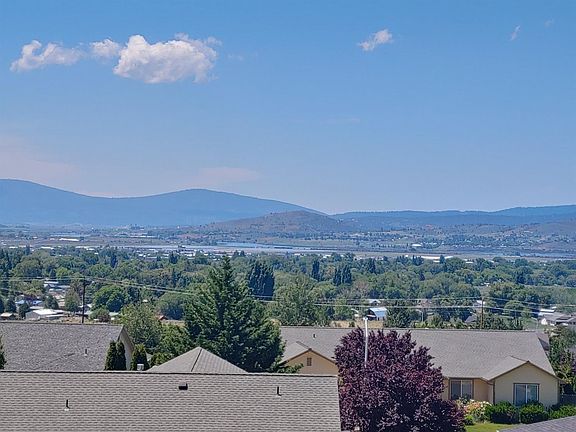 4th image of 884 W View Dr