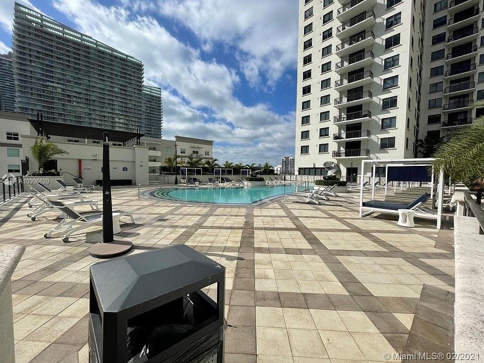 1st image of 999 SW 1st Ave APT 2814
