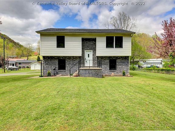 3rd image of 36 Kindeal Dr