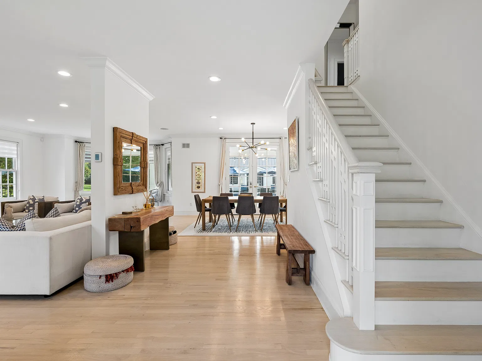 Southampton Village with Pool & Tennis — Photo 3