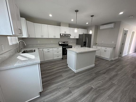 4th image of 8875 Stanwell St
