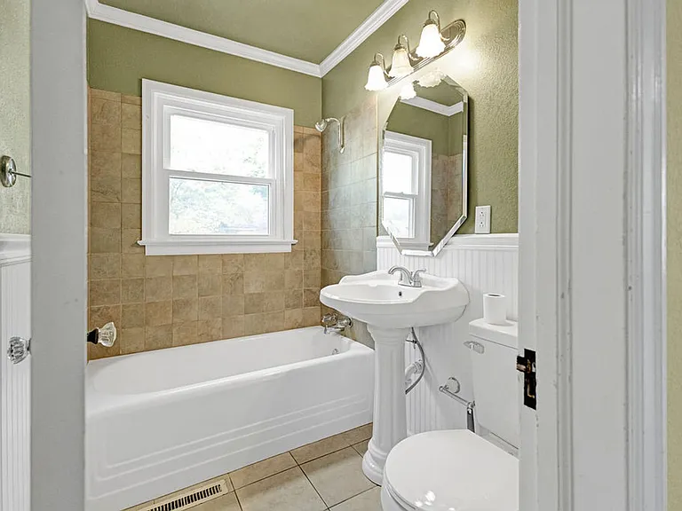 2815 Francis St — Photo 18