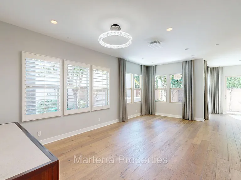 2111 Harper Way — Photo 2