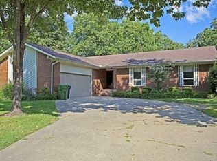 901 N Raven Rd, Rogers, AR 72756