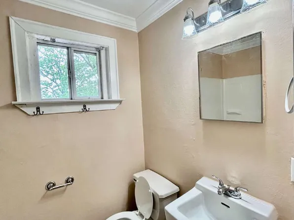 208 Valley View Ave, Red Bank, TN