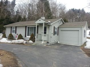 15 Riverside Rd, Sandy Hook, CT 06482