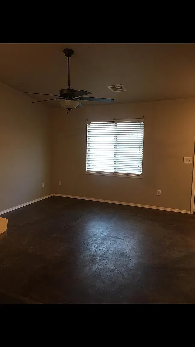 2 bed, 930 sqft, $930 — Photo 2