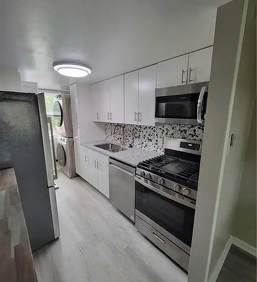1214 Underwood Ave — Photo 1