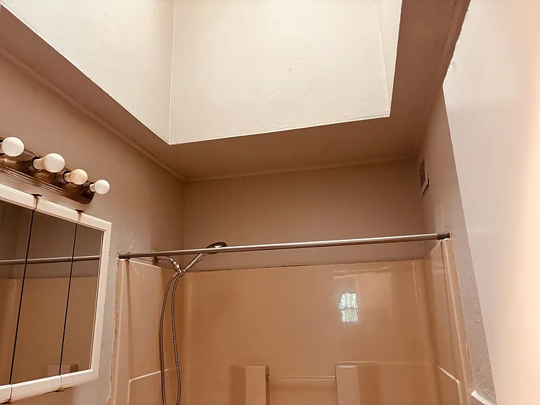 3242 S Millwood Ave — Photo 6