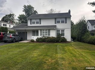230 Knickerbocker Rd, Tenafly, NJ 07670