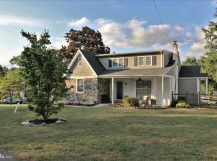 929 Manor Ln, Southampton, PA 18966