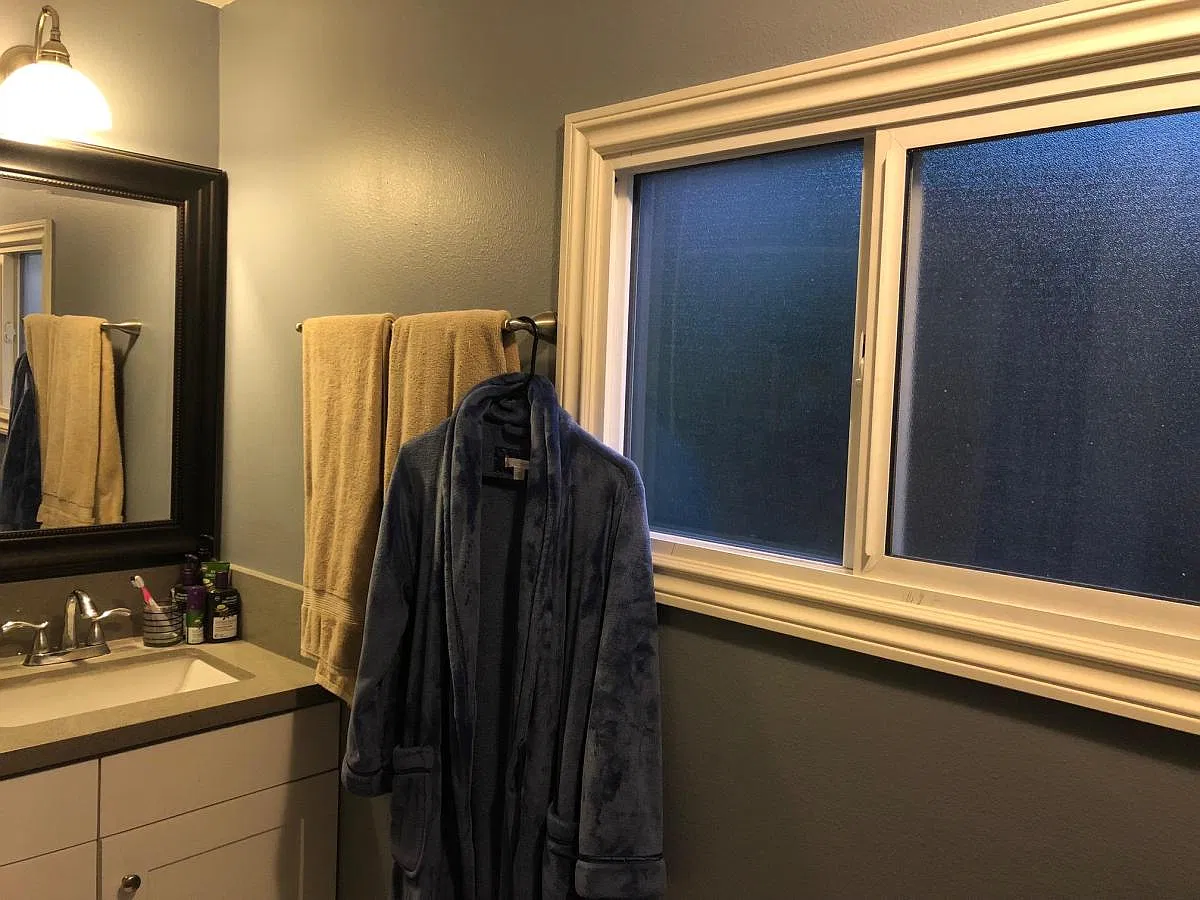 1147 Scofield Dr — Photo 2