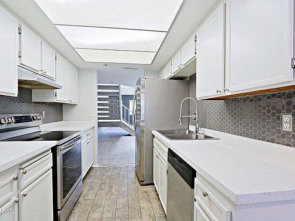 3rd image of 2615 N HAYDEN Road #103