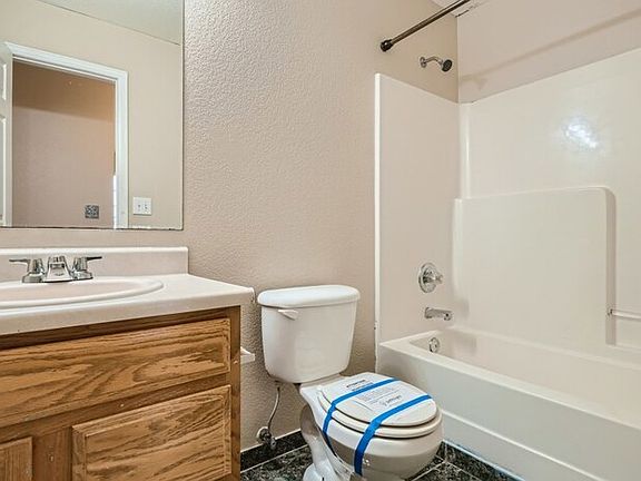 5th image of 2610 Park View Dr