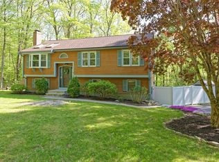 12 Hickory Rd, Millville, MA 01529