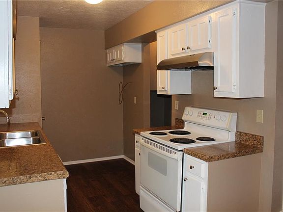 5th image of 12208 Squire Dr