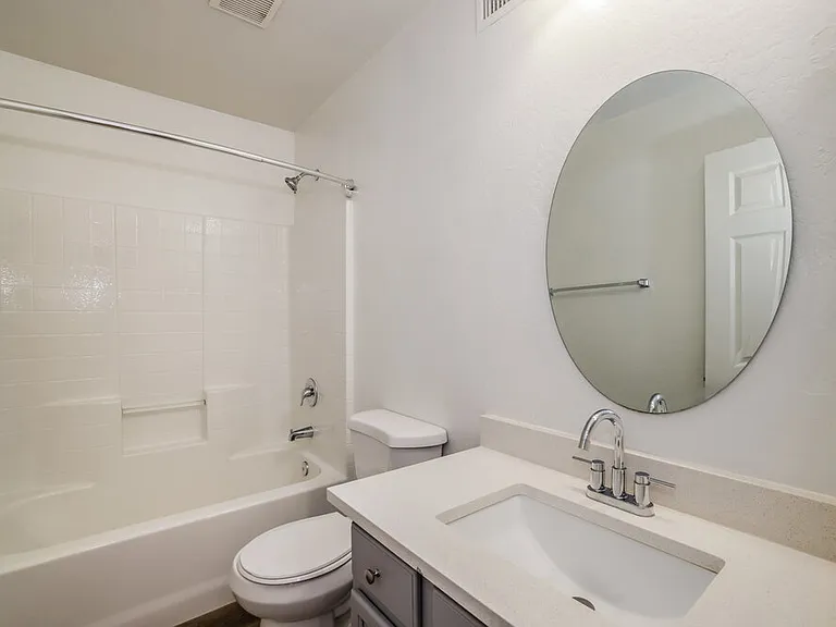 7203 W Illini St — Photo 15