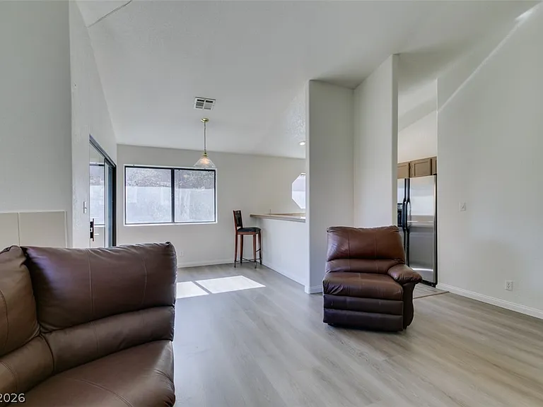 5054 S Rainbow Blvd #202 — Photo 15