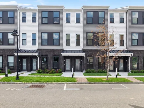 200 Balsam St #208, Kearny, NJ 07032