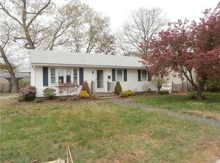 18 Galant Dr, Warwick, RI 02886