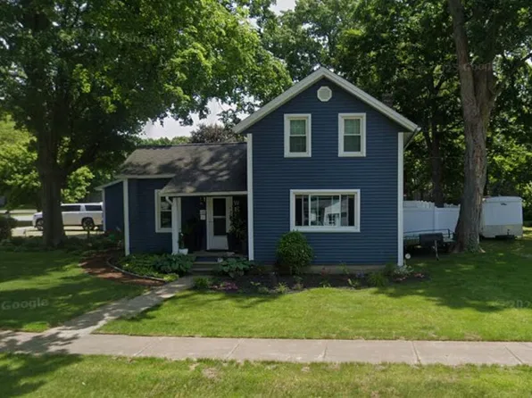 230 E Vienna St, Schoolcraft, MI 49087