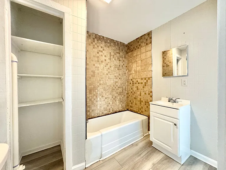 3912 N Church St — Photo 13