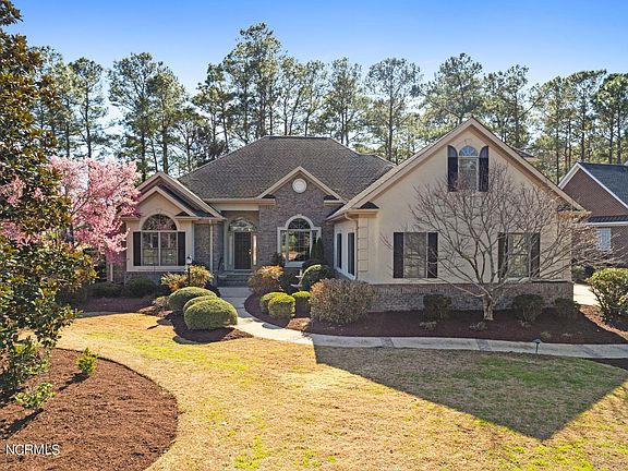 3rd image of 517 Dartmoor Way SW
