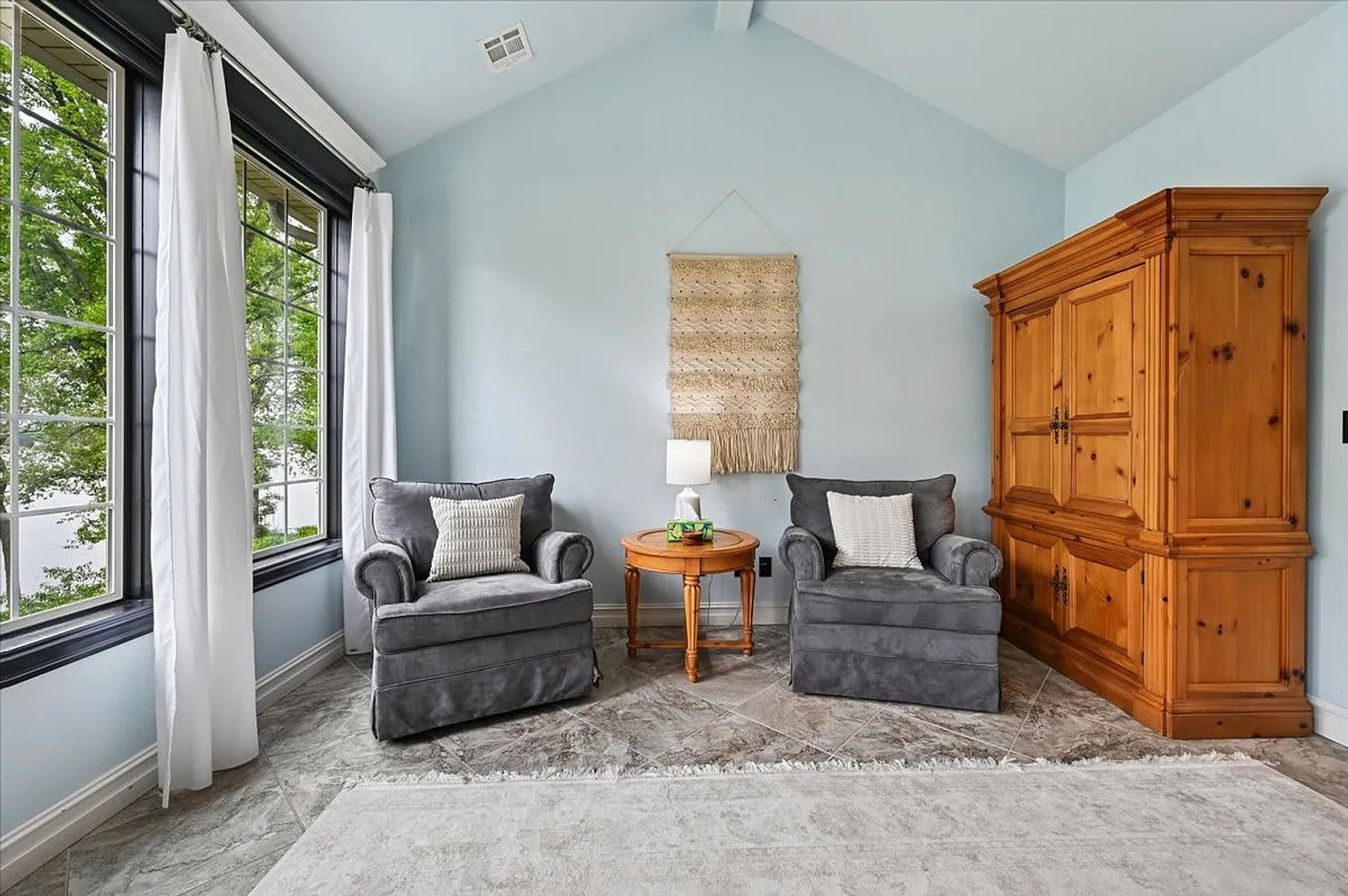 4 bed, 3.0 bath, 3498 sqft, $11,367 — Photo 4