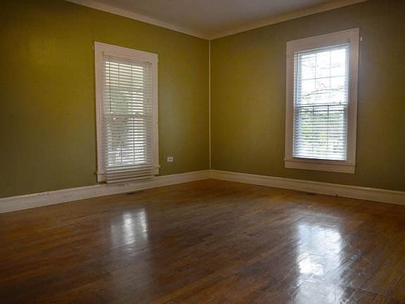 3rd image of 407 Forestal Dr