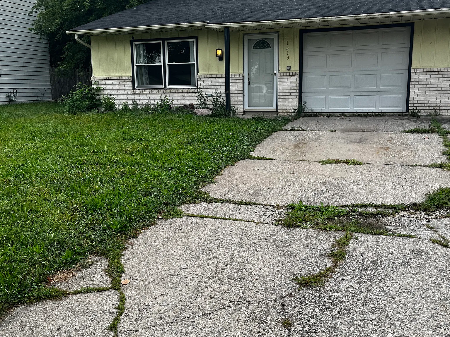 2 bed, 924 sqft, $1,120 — Photo 2