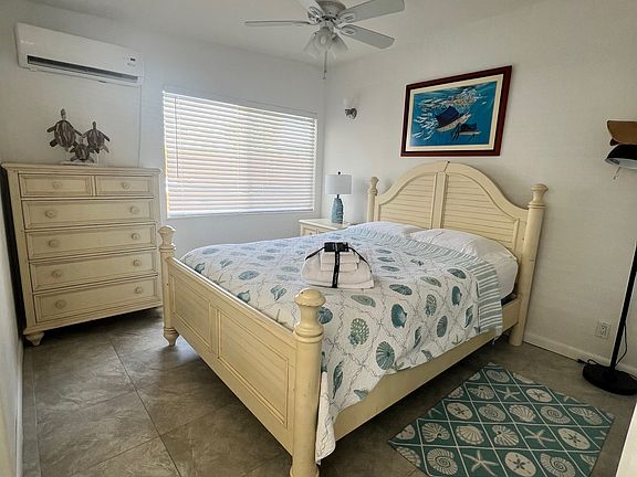 Queen size bed, dresser and closet