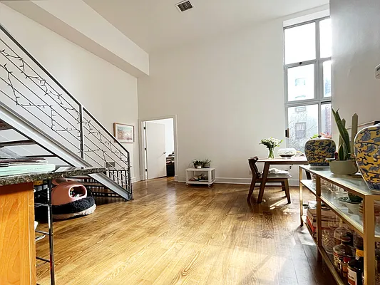 Rented by EXR | media 2