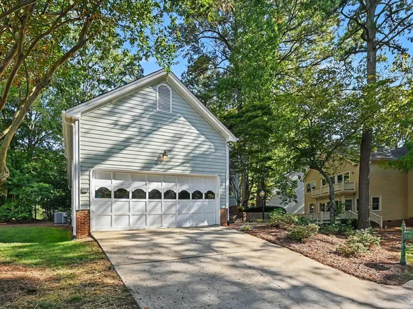 110 E Wind Ln, Cary, NC 27518