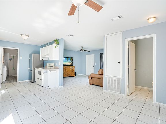 3rd image of 2214 SE Trillo St