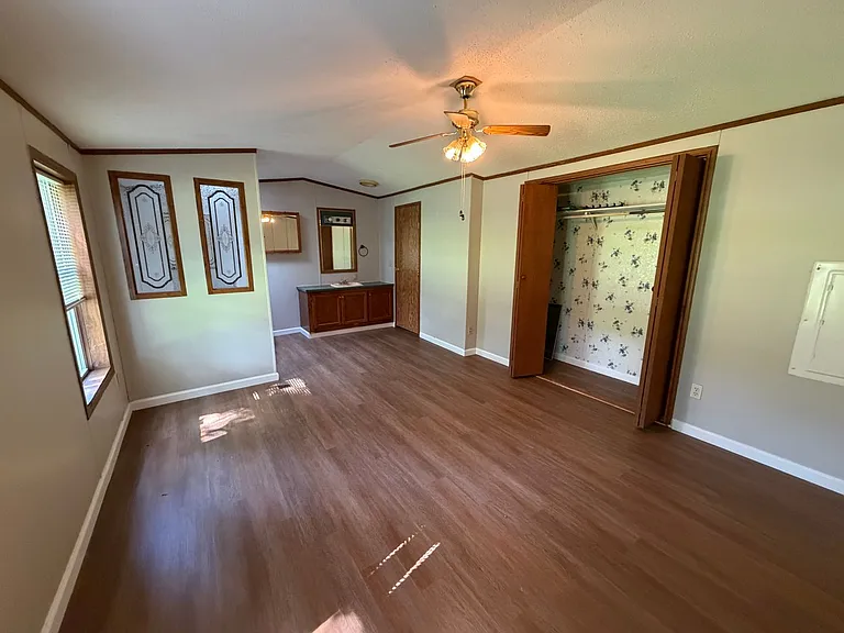 30 Eastland Dr — Photo 5