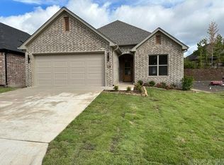 128 Woodlands Park Dr, Little Rock, AR 72211