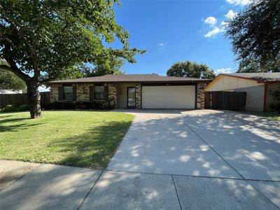 725 Parkvale Ln, Grand Prairie, TX, 75052