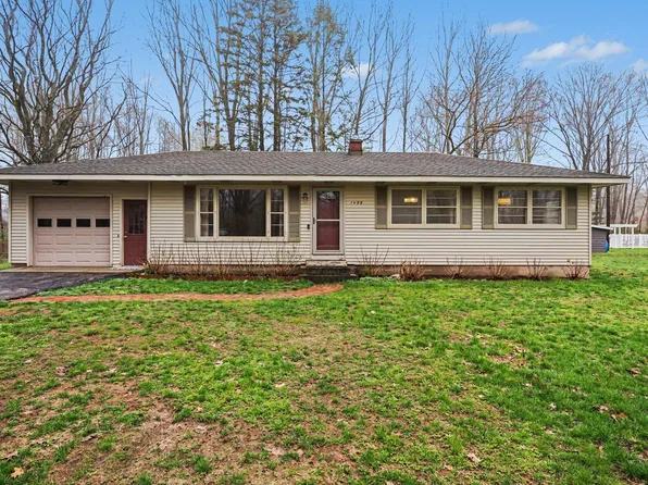1496 S Shore Dr, Holland, MI 49423