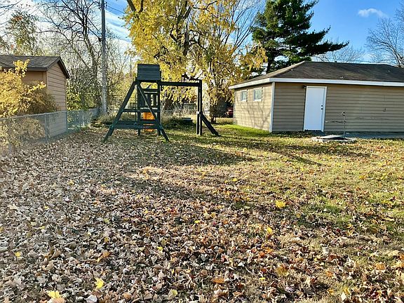 3rd image of 5942 Zenith Ave N