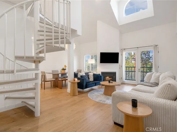 13220 Valleyheart Dr Unit 305, Studio City, CA 91604