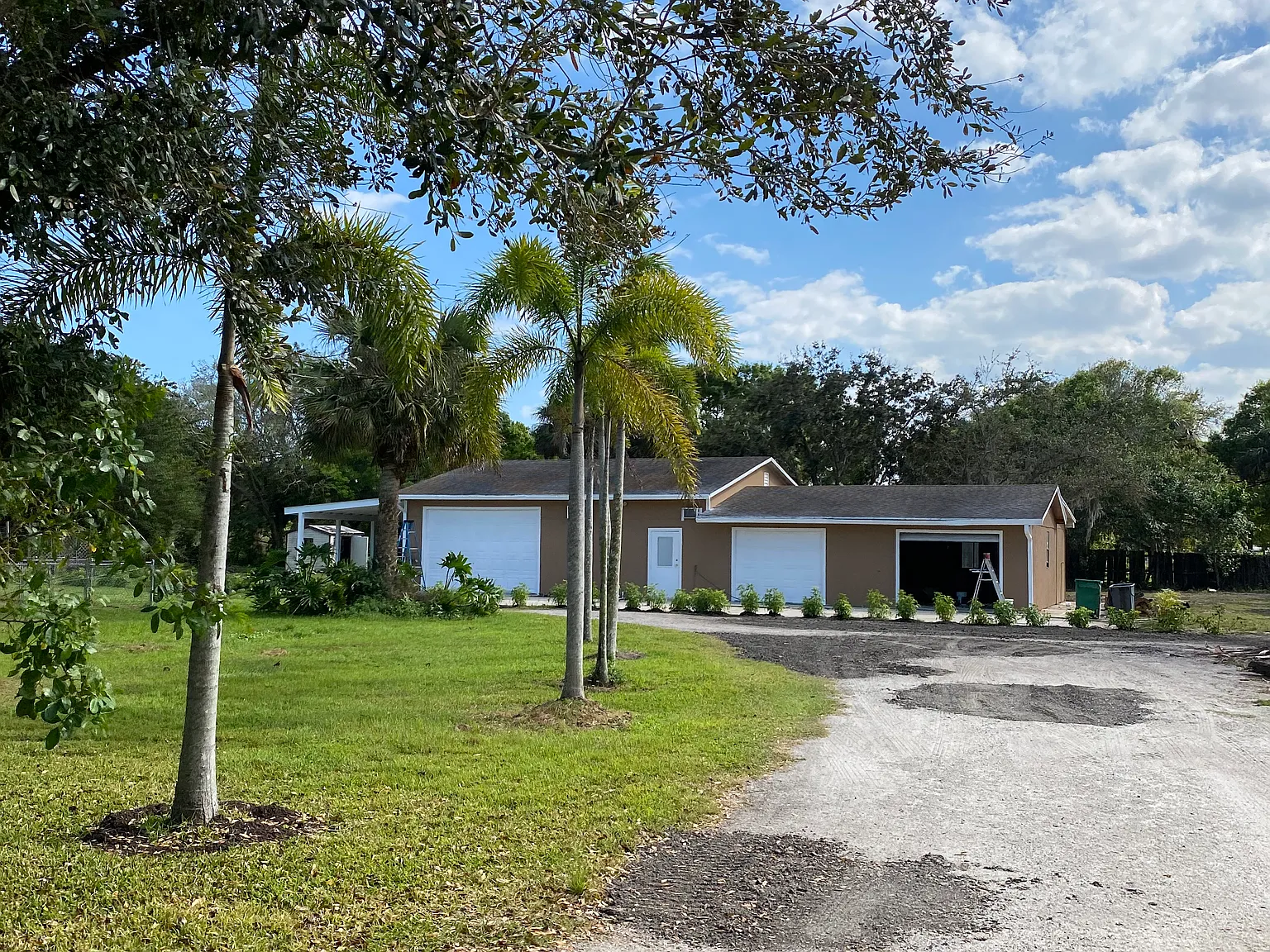 4 bed, 5650 sqft, $4,000 — Photo 2